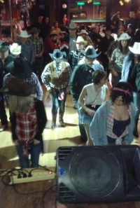 Serata Country Western & stage ballo country line dance